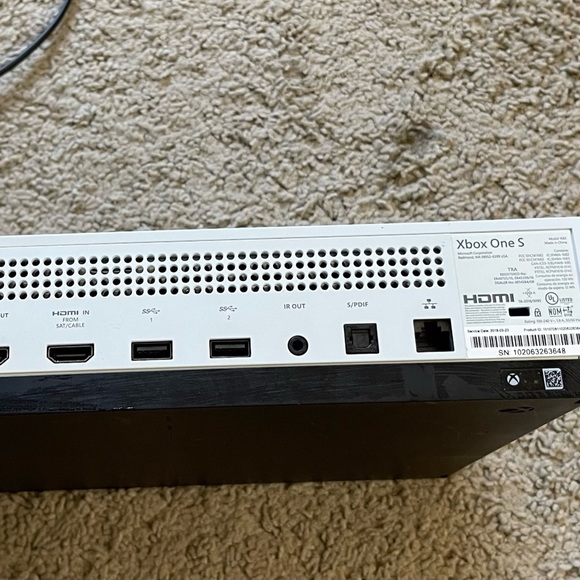 XBox One S 1TB Console - Picture 7 of 12